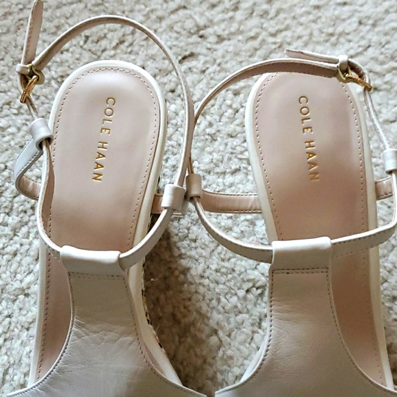 Shoes - Picture 5 of 6